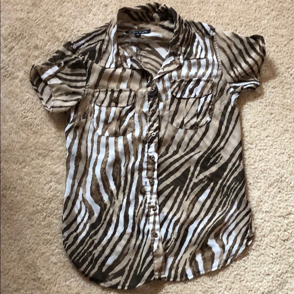 🌼 Sheer Animal Print Button Down Blouse - Size M - Picture 2 of 12